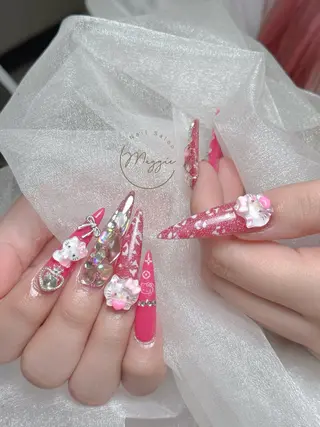 ネイル Maggie Nail🦩のネイルデザイン