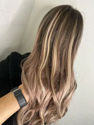 ロング カラー ブリーチカラー特化 U-topia小島のヘアスタイル