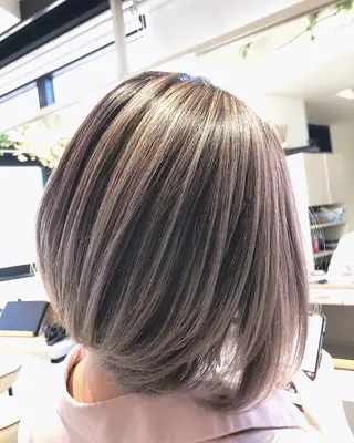 ショート カラー ili 梅田のヘアスタイル