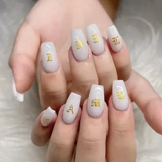 ミディアム ネイル Y. Sのネイルデザイン