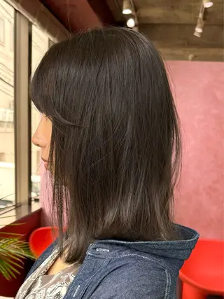 ミディアム カラー レイヤーカット 鈴木駿介のヘアスタイル