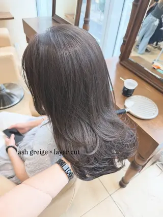 セミロング カラー ZACC ayakaのヘアスタイル