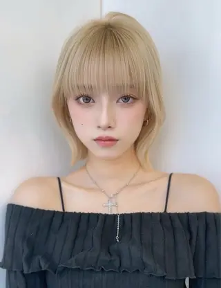 ミディアム ショート・透明感 カラーconomiのヘアスタイル