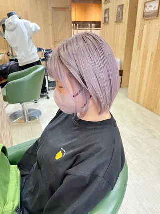ショート ハイトーン belle ナホのヘアスタイル