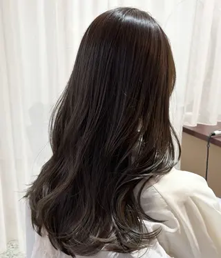 セミロング カラー やまぐち もえかのヘアスタイル