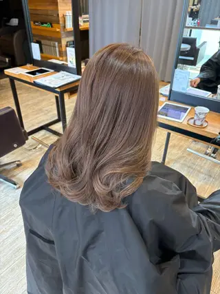 セミロング カラー 艶カラー 藤澤さくらのマツエク・マツパデザイン