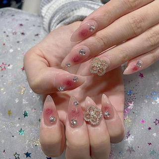 ネイル Queens テイのネイルデザイン