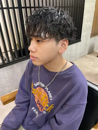 ショート パーマ メンズ 勝毛 広貴のヘアスタイル
