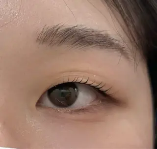 マツエク・マツパ 畑 瑠心のヘアスタイル
