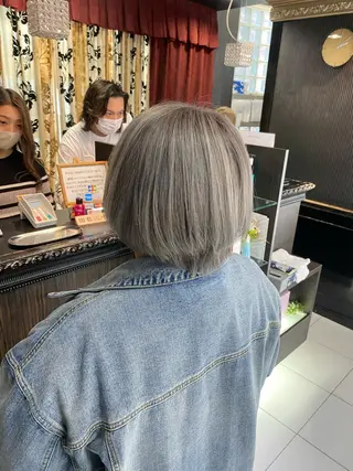 ショート カラー グレージュ達人/赤み 消し/ブリーチ/岩崎のヘアスタイル