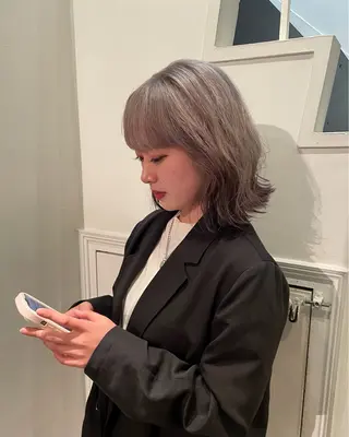 ショート カラー 向坂 亜美のヘアスタイル