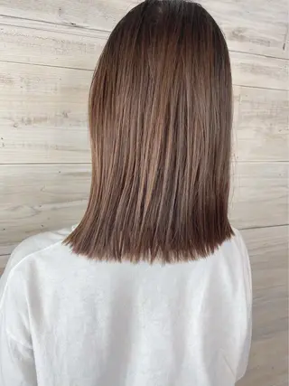 ミディアム ⭐️ハイトーン/ 小顔カット🍏ころあのヘアスタイル