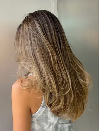 ロング Kotomi 🇺🇸💋のヘアスタイル