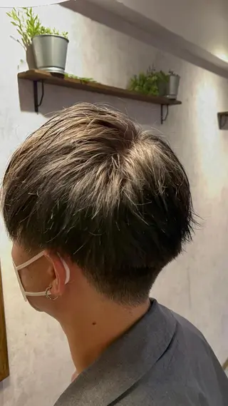 ショート カラー メンズ 佐藤槙哉 サトウシンヤのヘアスタイル