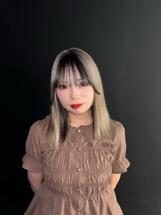 セミロング 🎀ブリーチカラー 🎀なつのヘアスタイル