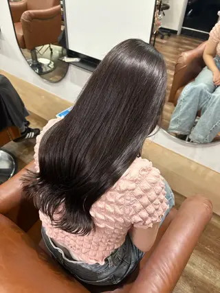 ロング コトミ 梅田茶屋町 透明感カラーのヘアスタイル