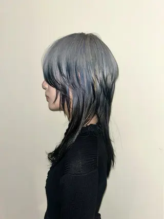 ロング カラー 7Bridge 滝内ひよりのヘアスタイル