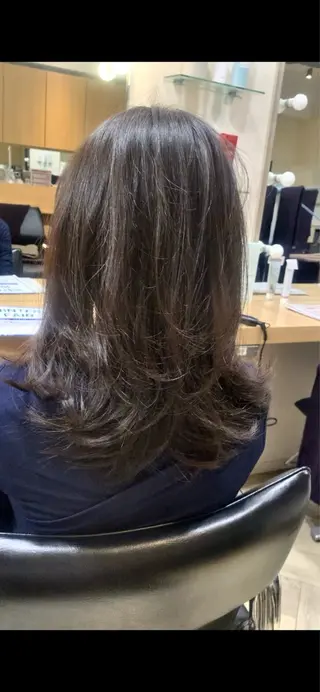 ミディアム 伊藤 鳳雅のヘアスタイル