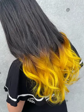 セミロング カラー インナーカラー 推し ブリーチ  髪質改善のヘアスタイル