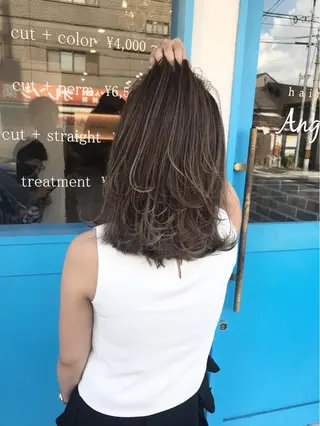 セミロング en Siena エンシエナのヘアスタイル