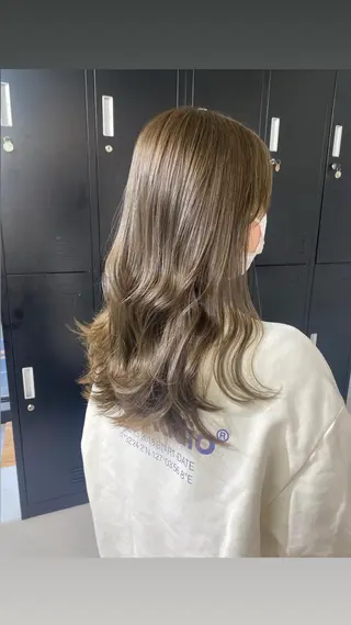 ロング カラー 濱﨑 紅葉のヘアスタイル