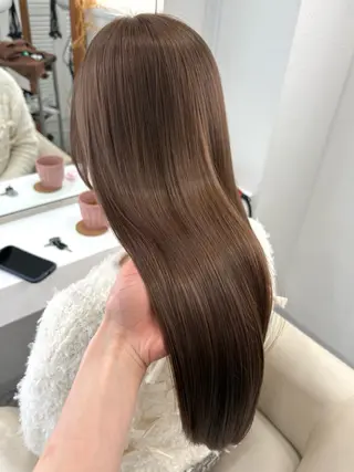 ロング カラー LOMARLIE JURIAのヘアスタイル