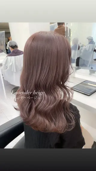 セミロング カラー 抜け感レイヤー︴ ニュアンスカラーのヘアスタイル