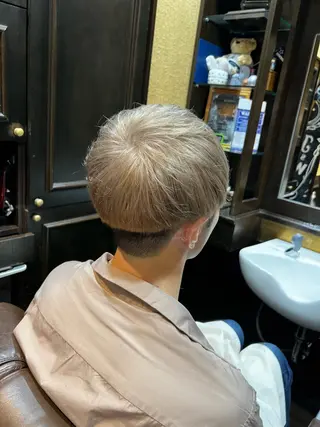 カラー メンズ 小磯 優太のヘアスタイル