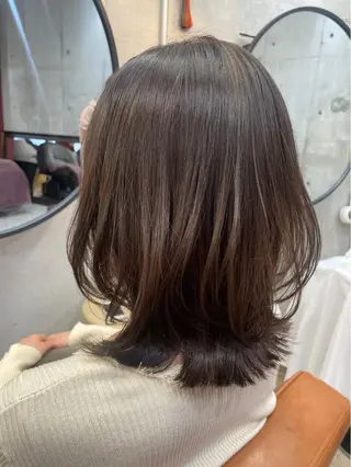 ミディアム 東 史夏のヘアスタイル