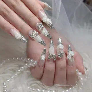 ネイル Lyna 池袋のネイルデザイン