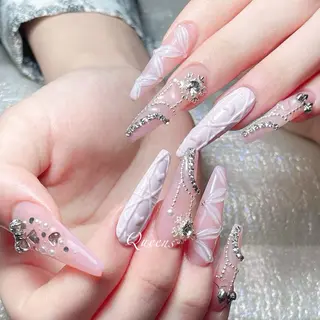 ネイル Queens テイのネイルデザイン