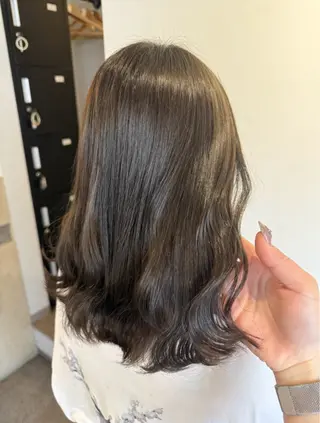 セミロング 明 (めい)のヘアスタイル