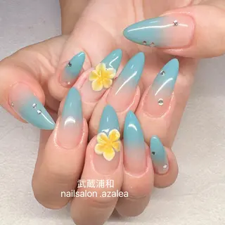 ネイル R inのネイルデザイン