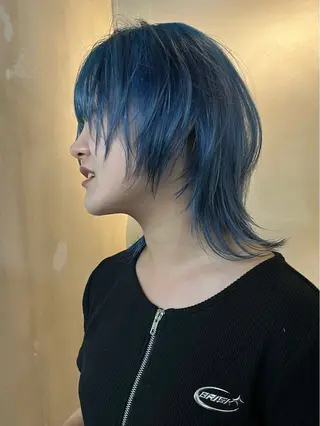 ミディアム カラー イツク ⚡️ ルーツ/ハイトーンのヘアスタイル