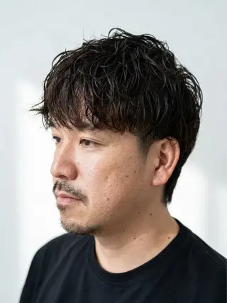 ショート パーマ メンズ 鈴木 まさしのヘアスタイル