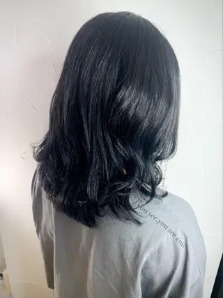 カラー 渡部凌我 小顔ウルフ ハイトーンカラーのヘアスタイル