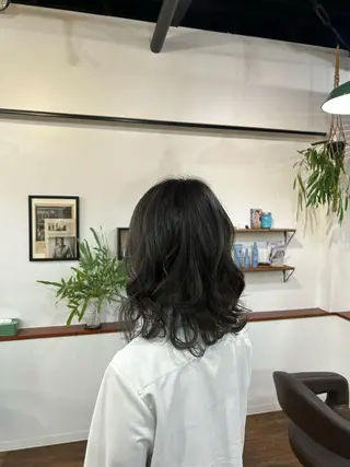 カラー 橋本 愛唯のヘアスタイル
