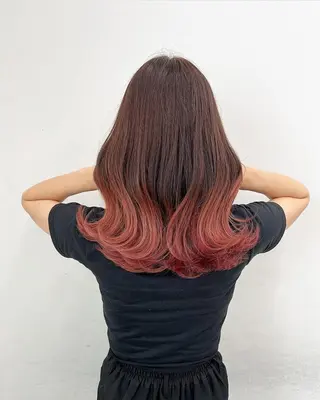 セミロング カラー 作野 潮織のヘアスタイル