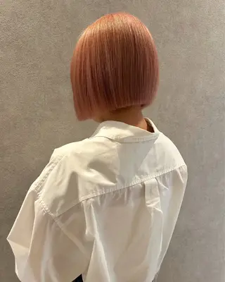 ミディアム ボブ/ハイトーン特化 、鯉口勇人のヘアスタイル