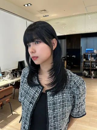 セミロング レイヤー/顔周り カット/松岡 祥利のヘアスタイル