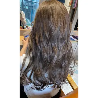 カラー 🩵盛れる顔周り/ 艶カラーemi🩵のヘアスタイル