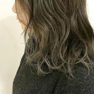 セミロング カラー 竹内啓太 ボブのヘアスタイル