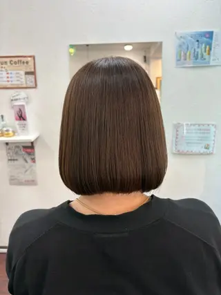 ミディアム 荻 佳那子のヘアスタイル