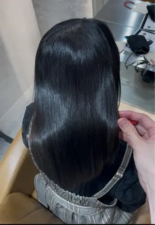 ミディアム 🫧小顔顔周りカット レイヤー/縮毛/白倉のヘアスタイル