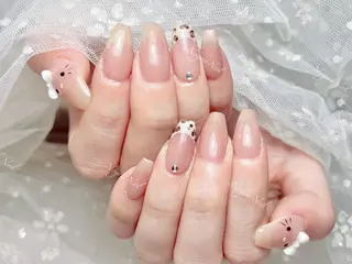 ネイル 🦋 Queenieのネイルデザイン