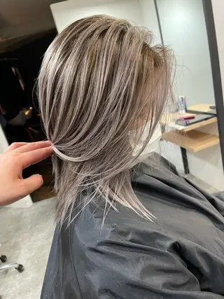 ミディアム カラー ブリーチ縮毛矯正 LAFFYuiのヘアスタイル
