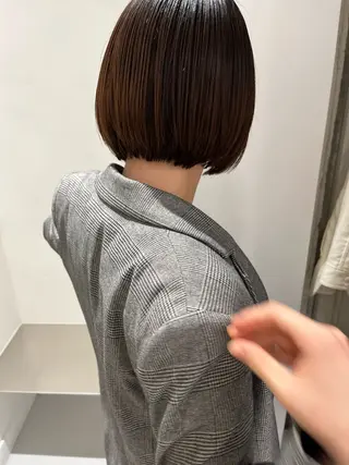ショート カラー 伊藤 由季のヘアスタイル