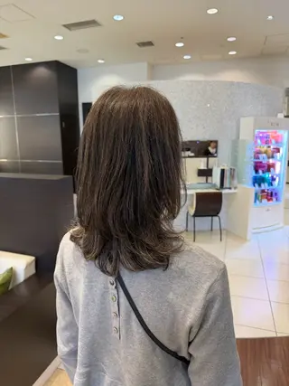 セミロング visage ももかのヘアスタイル