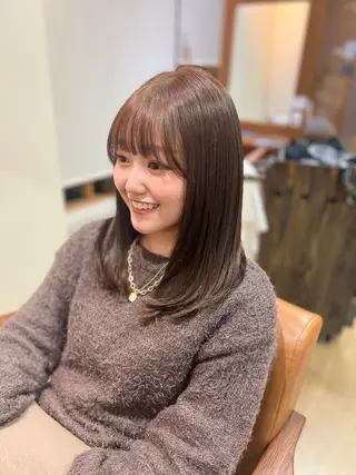 セミロング カラー miku 三ノ輪のヘアスタイル