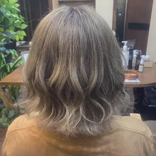 ミディアム カラー 藤岡 由起のヘアスタイル